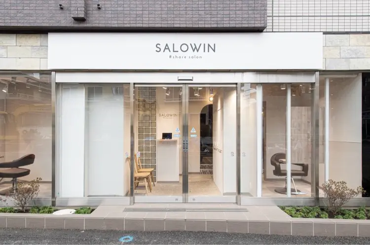 SALOWIN調布店の内観・外観1