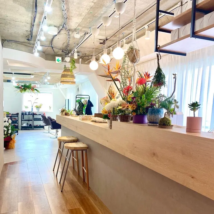 hair design SUN room【ヘアデザインサンルーム】の内観・外観1