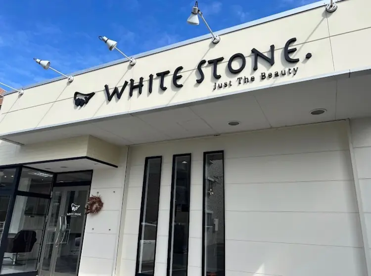 ホワイトストーンの内観・外観2