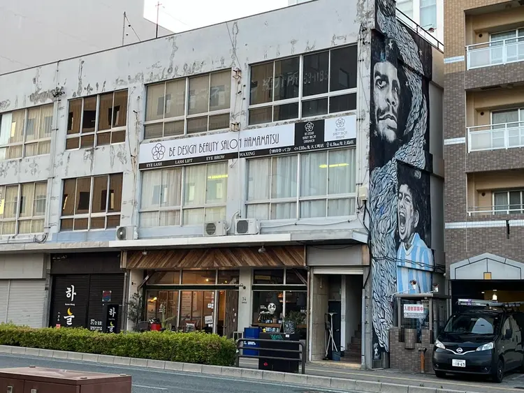 BE DESIGN BEAUTY SALON HAMAMATSUの内観・外観1