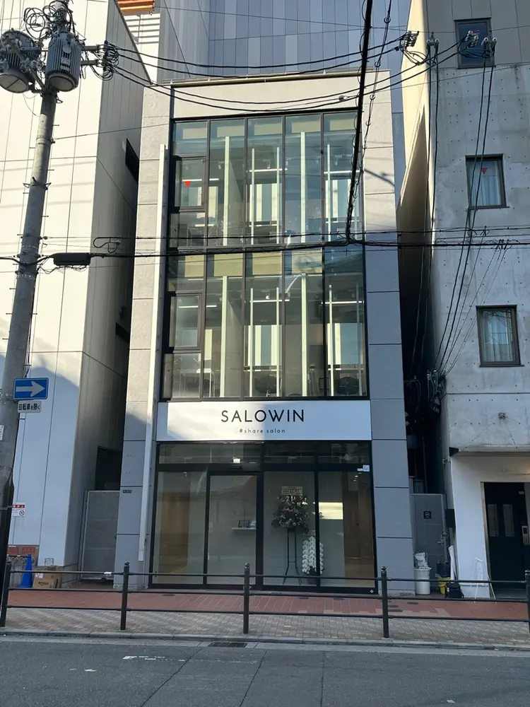 salowin梅田茶屋町north店の内観・外観2