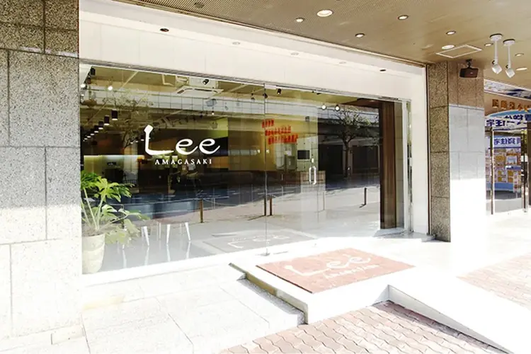 Leeの内観・外観1
