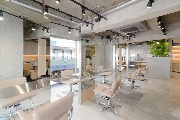 Cinqの内観・外観2