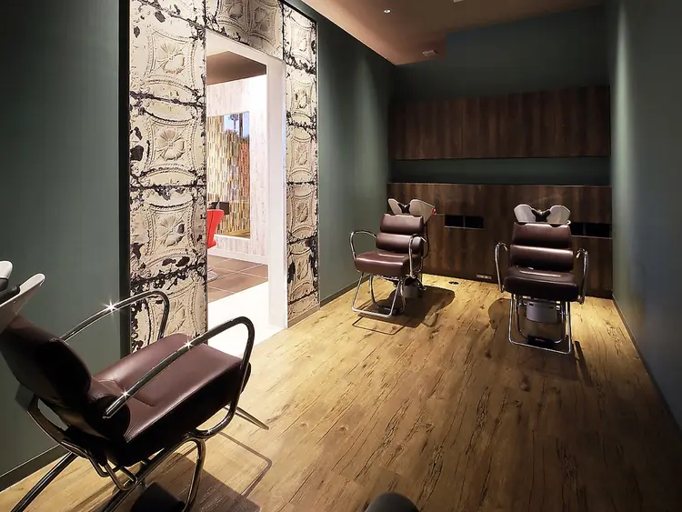 HAIR&MAKE EARTH会津若松店の内観・外観3