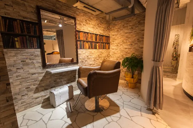 ロアゾブルー箱崎店の内観・外観1