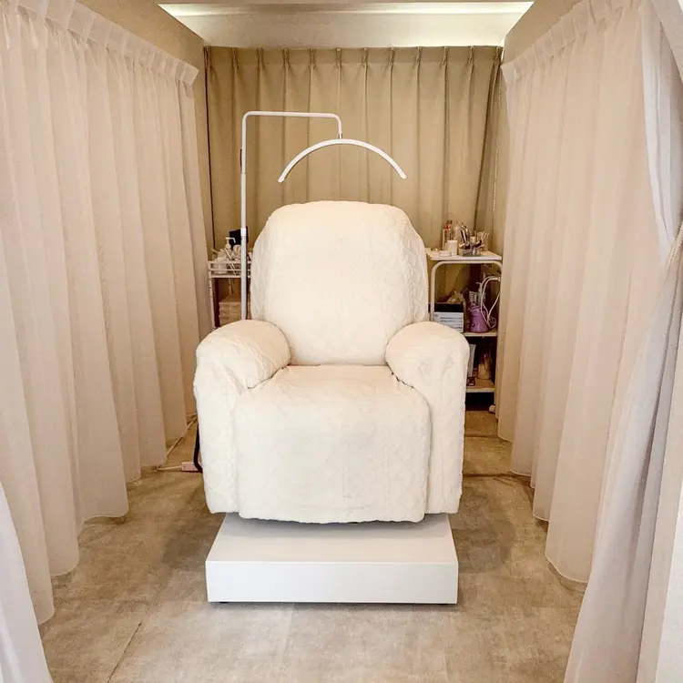 MIRROR eyelashes eyebrowsの内観・外観2