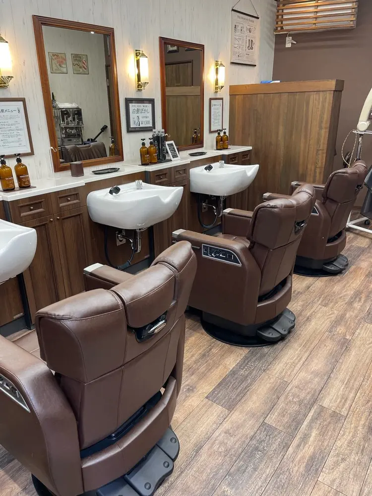 BARBER LIGHTの内観・外観2