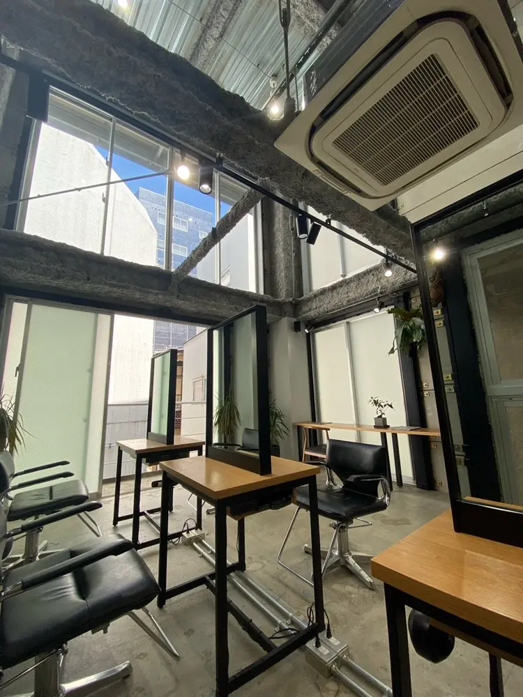 RESSUAL rectaの内観・外観1