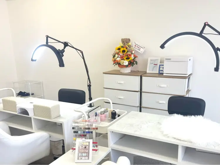 EmaNail＋KIHAKUYA東大阪瓢箪山店の内観・外観1