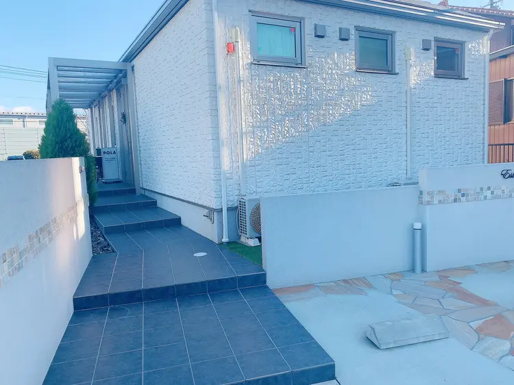 POLA アンシュシュの内観・外観1