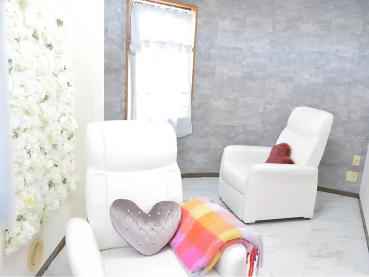 patchiri omeme&nail 海老名の内観・外観1