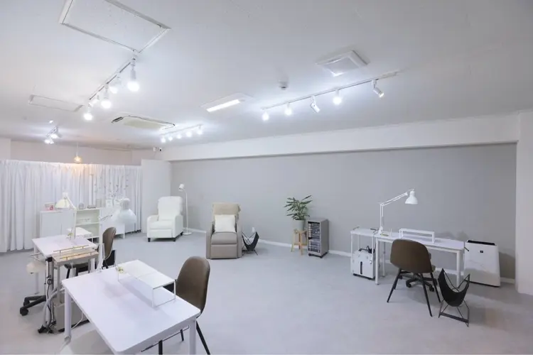 神戸駅ネイルサロンPenailsの内観・外観1