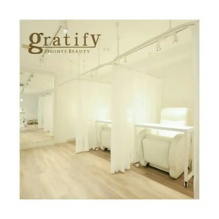 gratify 梅田店の内観・外観1