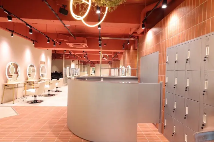 ZEST bisの内観・外観1