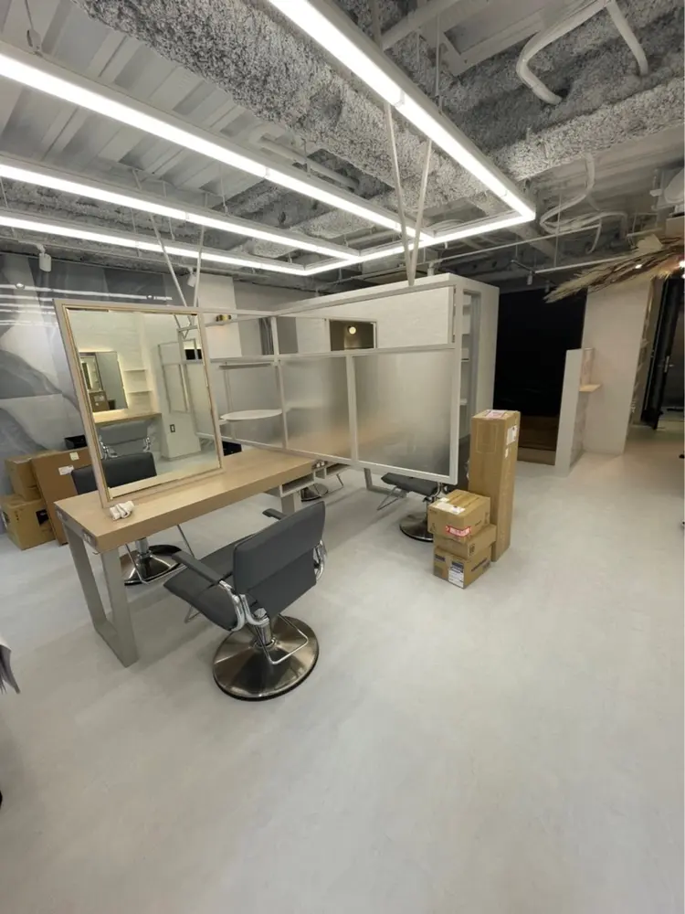 youres hair髪質改善トリートメント&ヘッドスパ新宿三丁目店の内観・外観1