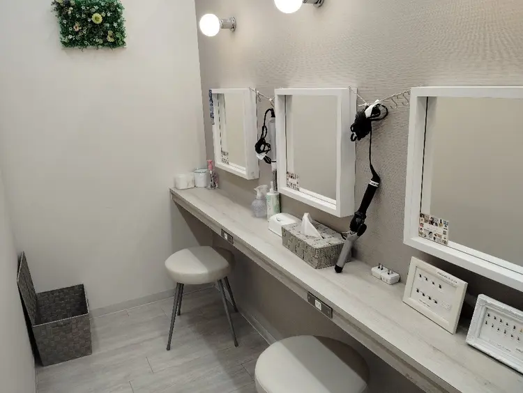 D-salon梅田店の内観・外観1