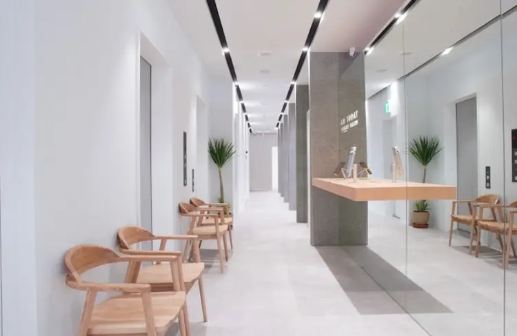 GO TODAY 新宿Aura店の内観・外観1