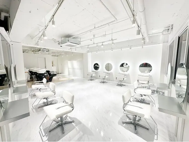 YOLO上野の内観・外観1