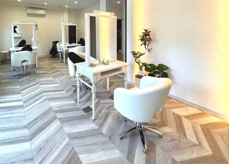 ＿WHITE泉佐野店の内観・外観1