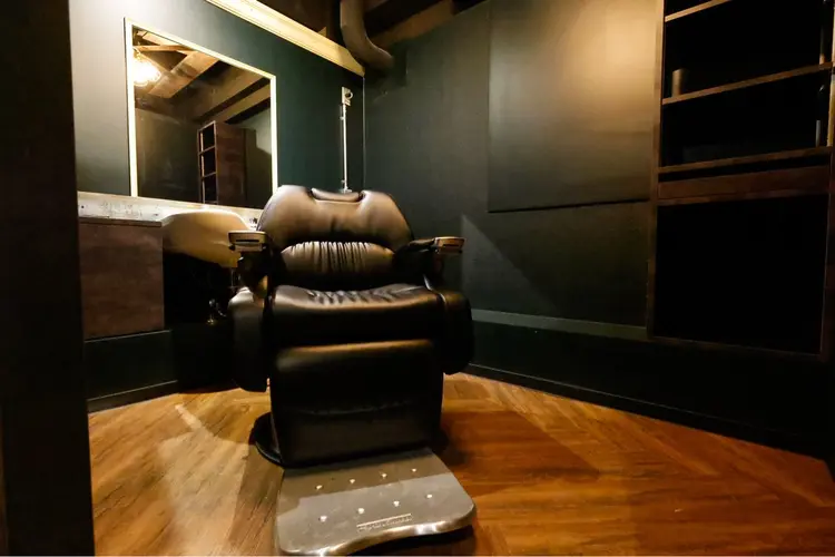 Tokyo Barber VASH 中野店の内観・外観2