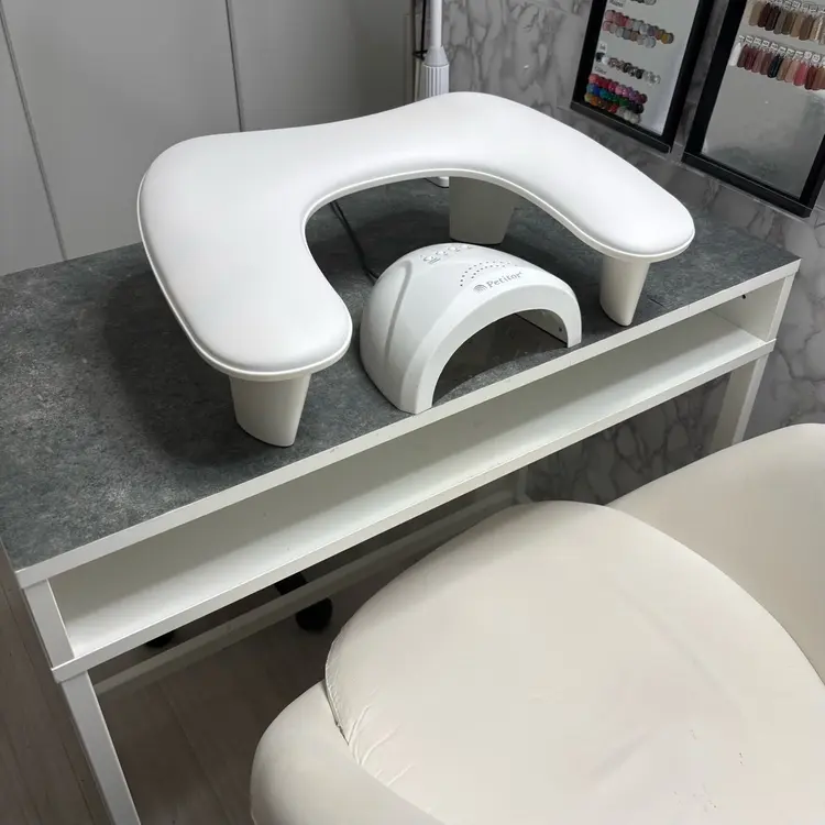 i'm nail(アイムネイル)の内観・外観1