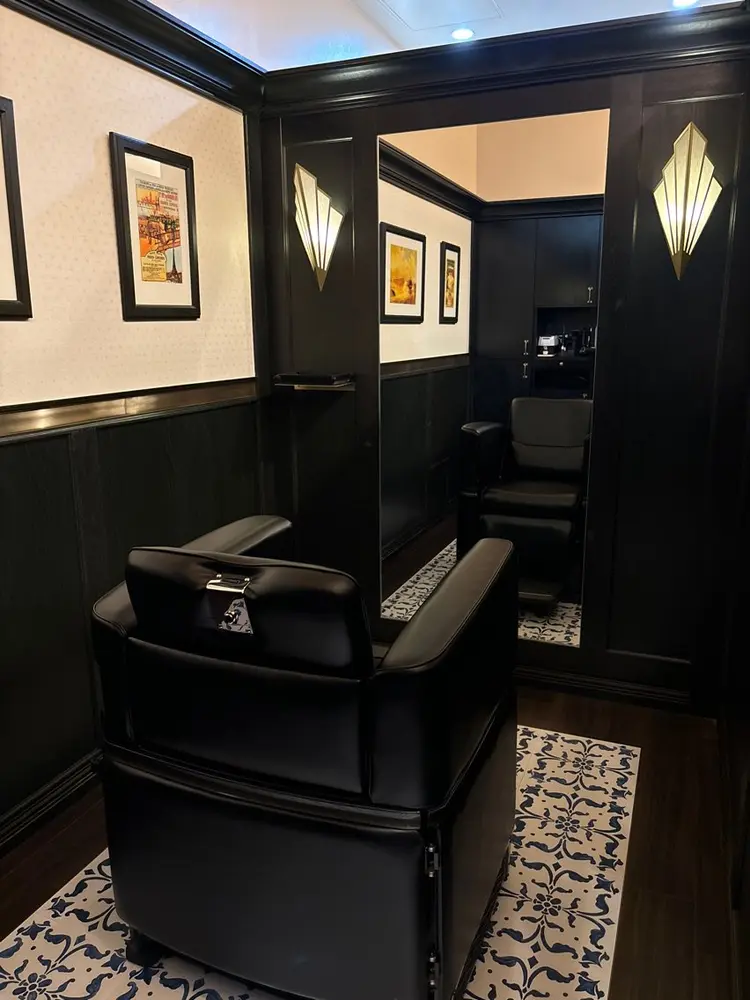 LAVIE NEW STANDARD BARBER 横浜店の内観・外観1