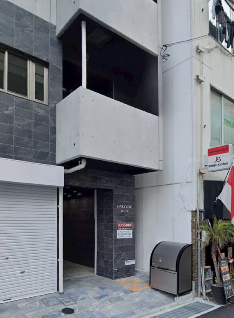ロレインアイ三宮店の内観・外観1