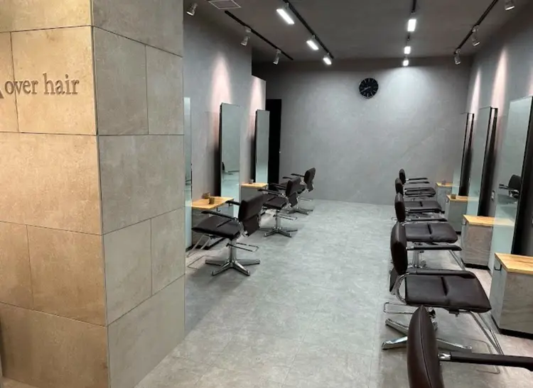 髪質改善＆トリートメント over hair所沢店の内観・外観2