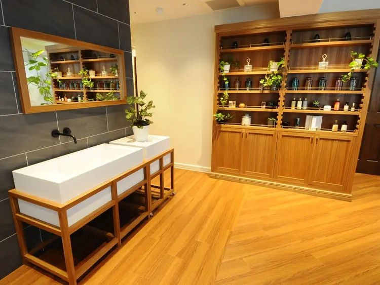 DIVINEの内観・外観2