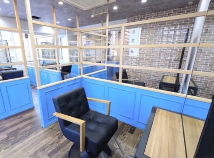 Hair Design Auroraの内観・外観1