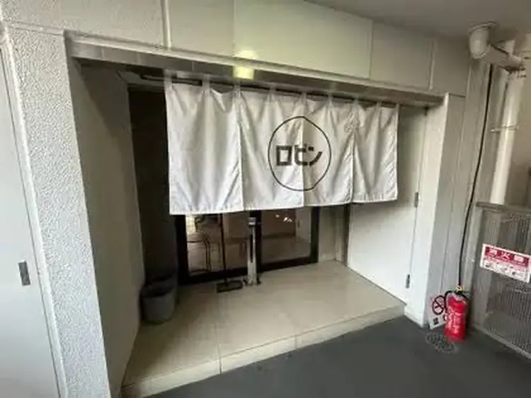 ROBINの内観・外観1