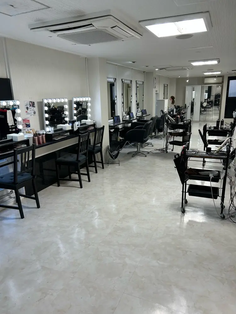 ベルグローの内観・外観1