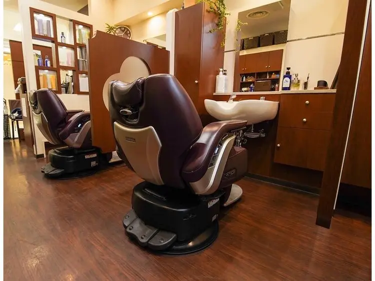 ヘアーサロン銀座マツナガ有楽町店の内観・外観1