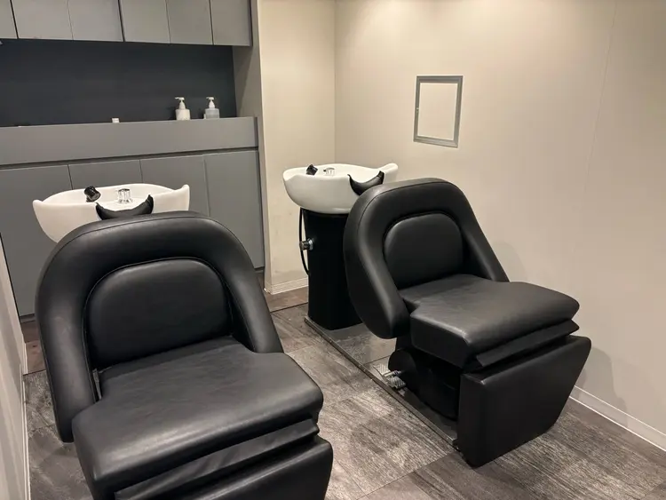 SALOWIN名古屋栄店の内観・外観3