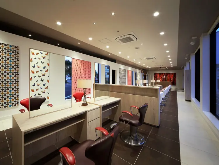 HAIR&MAKE EARTH会津若松店の内観・外観2