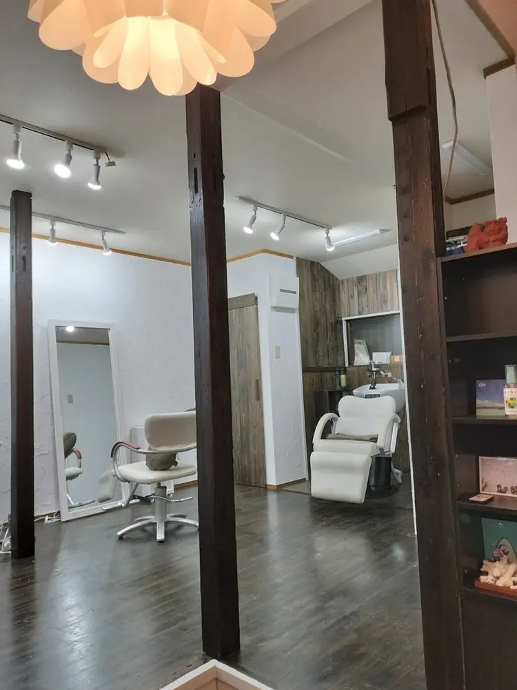 hair&make yurauの内観・外観3