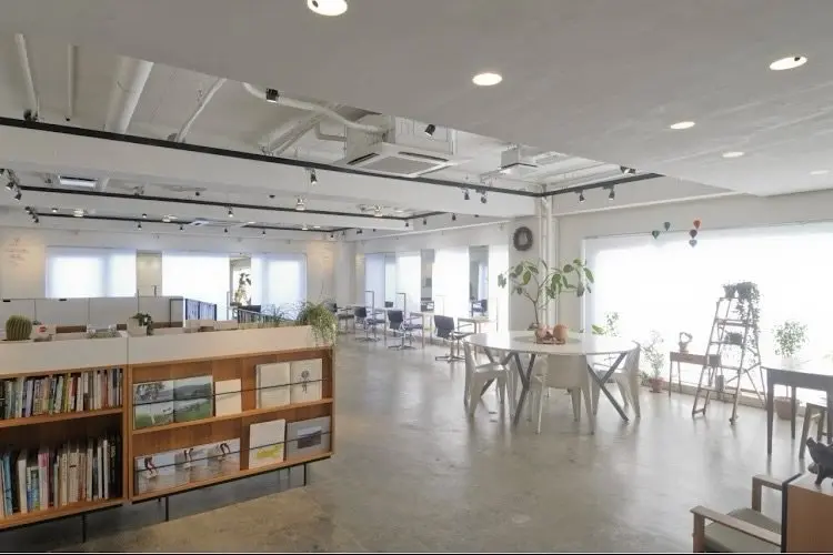 Liikeの内観・外観1