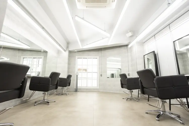 CYNTHIA 新宿 髪質改善の内観・外観1