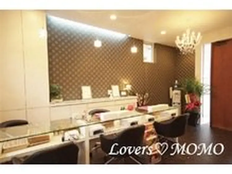 NAIL＆EYELASH SALON Lovers MOMO ～ラヴァーズ モモ～の内観・外観2