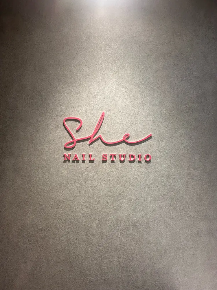 She nail studio 原宿店の内観・外観1