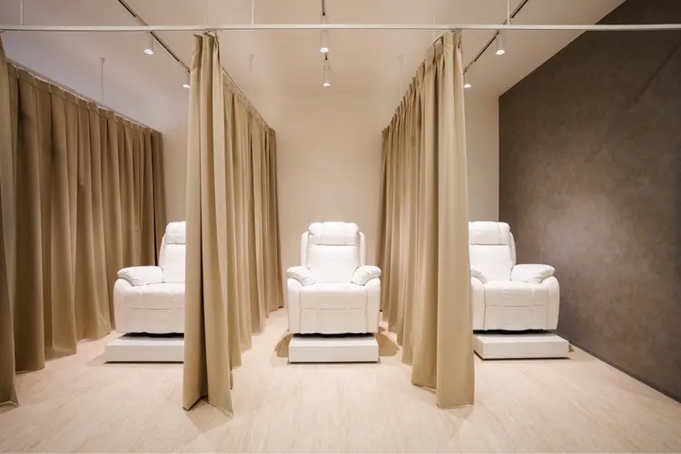 kiki by eyelash&eyebrowの内観・外観2