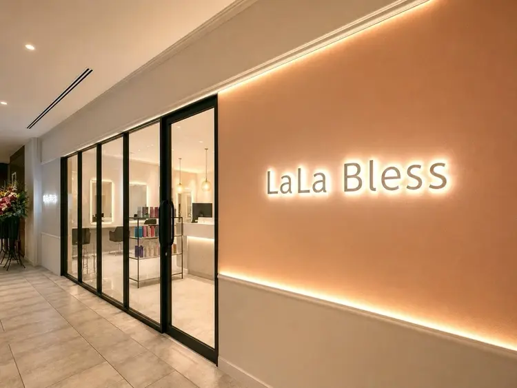 La Bless 梅田茶屋町の内観・外観1