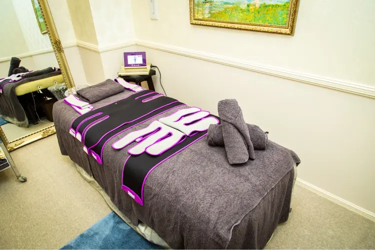 生体電流ケア(ナノカレント) 脱毛 痩身エステサロン エステティック アントワネットの内観・外観2