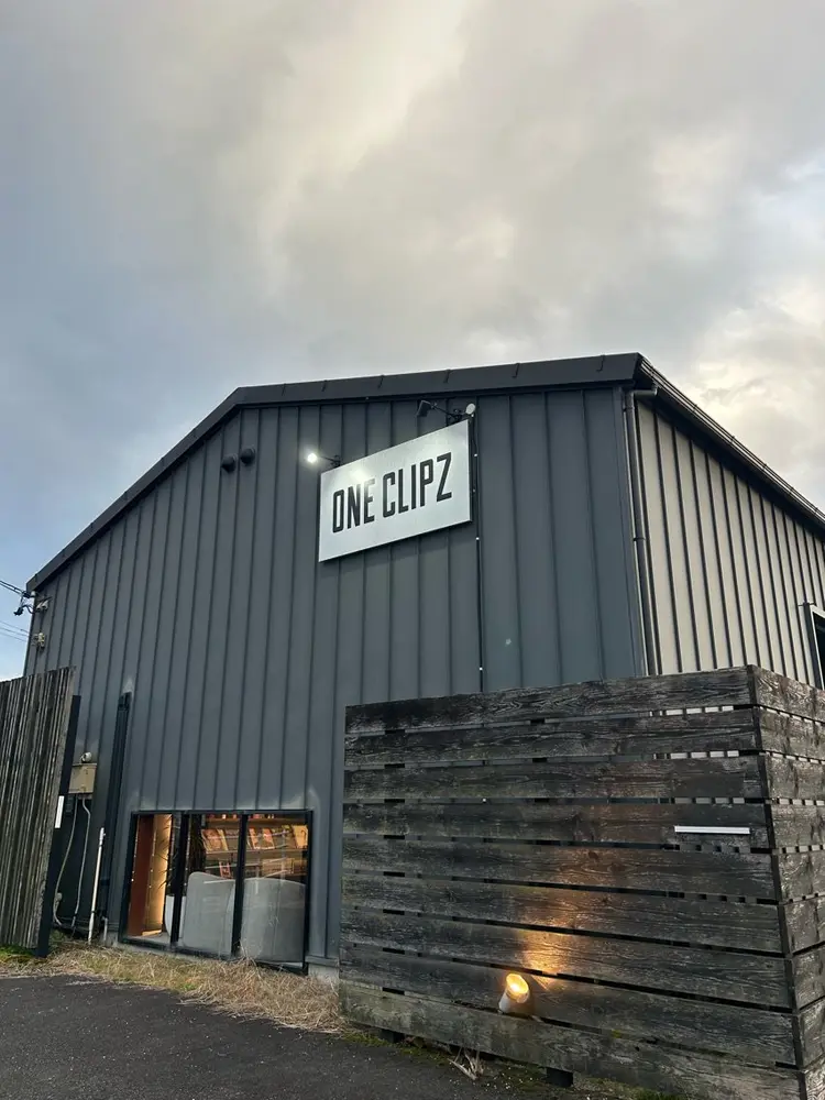 ONE CLIPZの内観・外観1