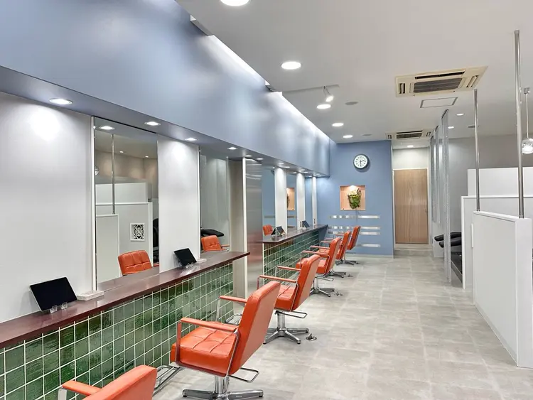 aini　大阪上本町店の内観・外観2