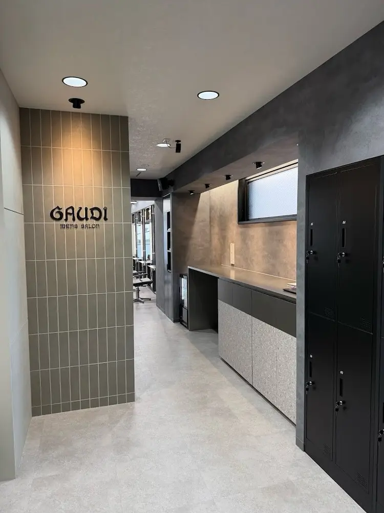 ガウディ 博多店の内観・外観1