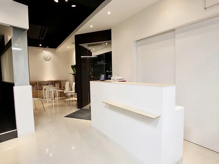 ジールヤマグチ朝霧駅前店の内観・外観2