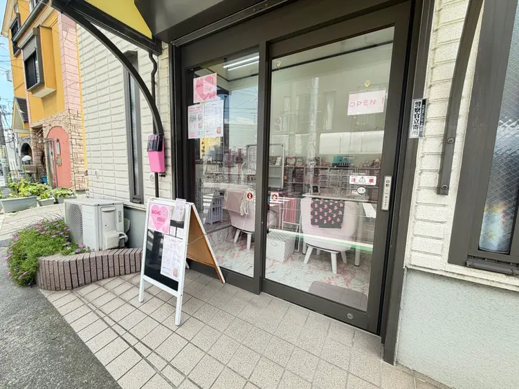 Momo Nailsの内観・外観1