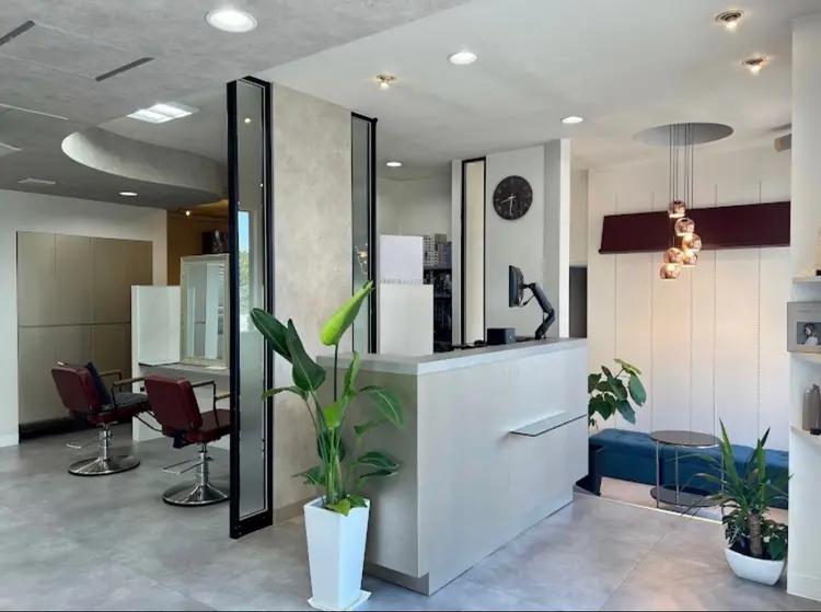 ホワイトストーンの内観・外観1