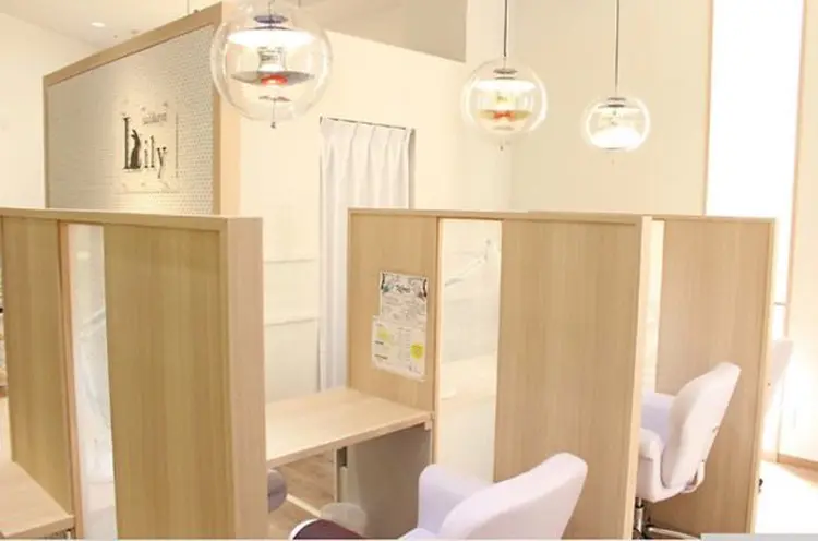 nail&eye Lily  武蔵境店の内観・外観1